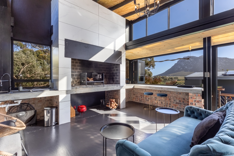 6 Bedroom Property for Sale in Pringle Bay Western Cape